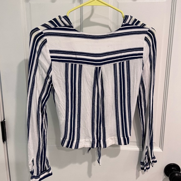 Lovers + Friends Carmine Top in Navy Stripe- size XS - Picture 5 of 5